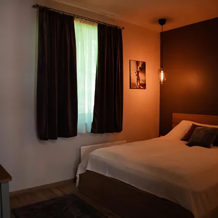 Csicsergő Vendégház *