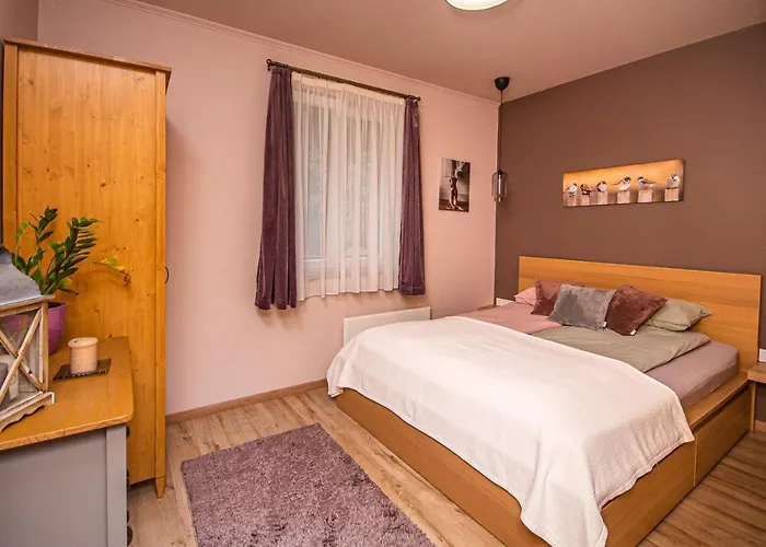 Csicsergo Vendeghaz Ferienhaus *